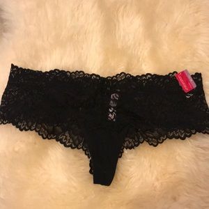 Xhilaration Cheeky Panties in Black